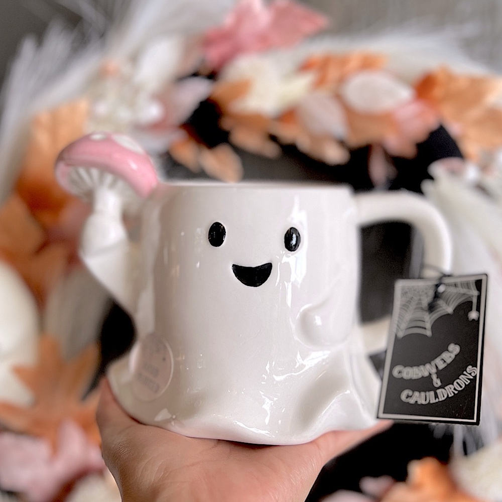 ✨NEW👻Cobwebs and Cauldrons Ghost Holding Pink Mushroom Mug🍄